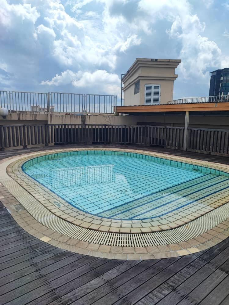 Riverbank Sarawak Riverview, Waterfont Apartment Kuching