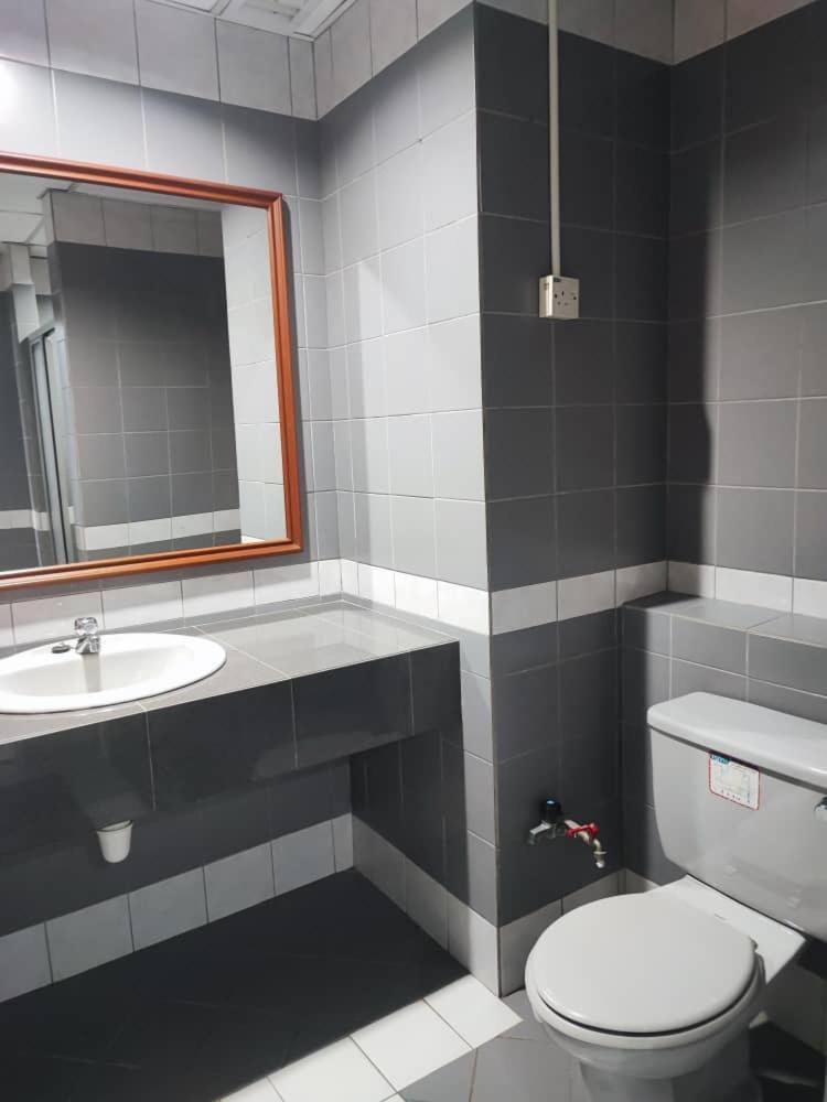 Riverbank Sarawak Riverview, Waterfont Apartment Kuching